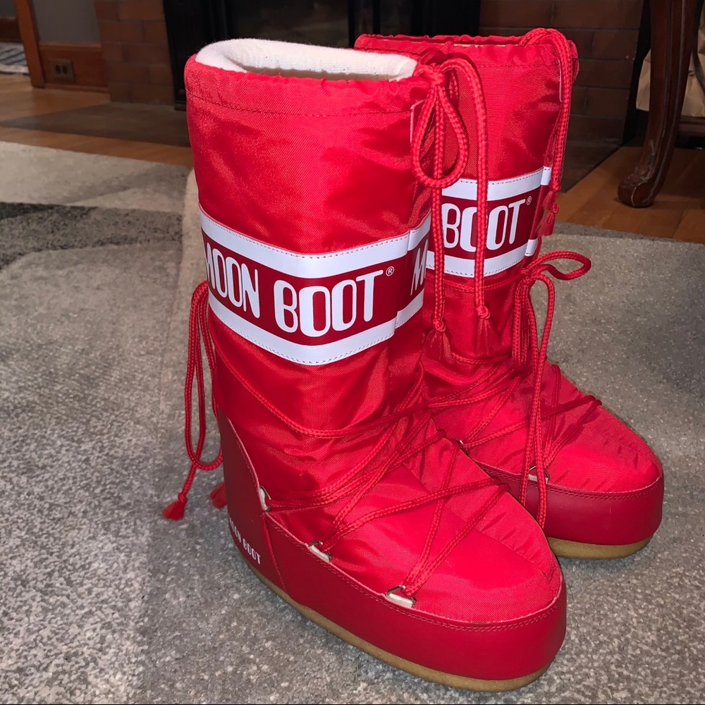 Red Moon Boots